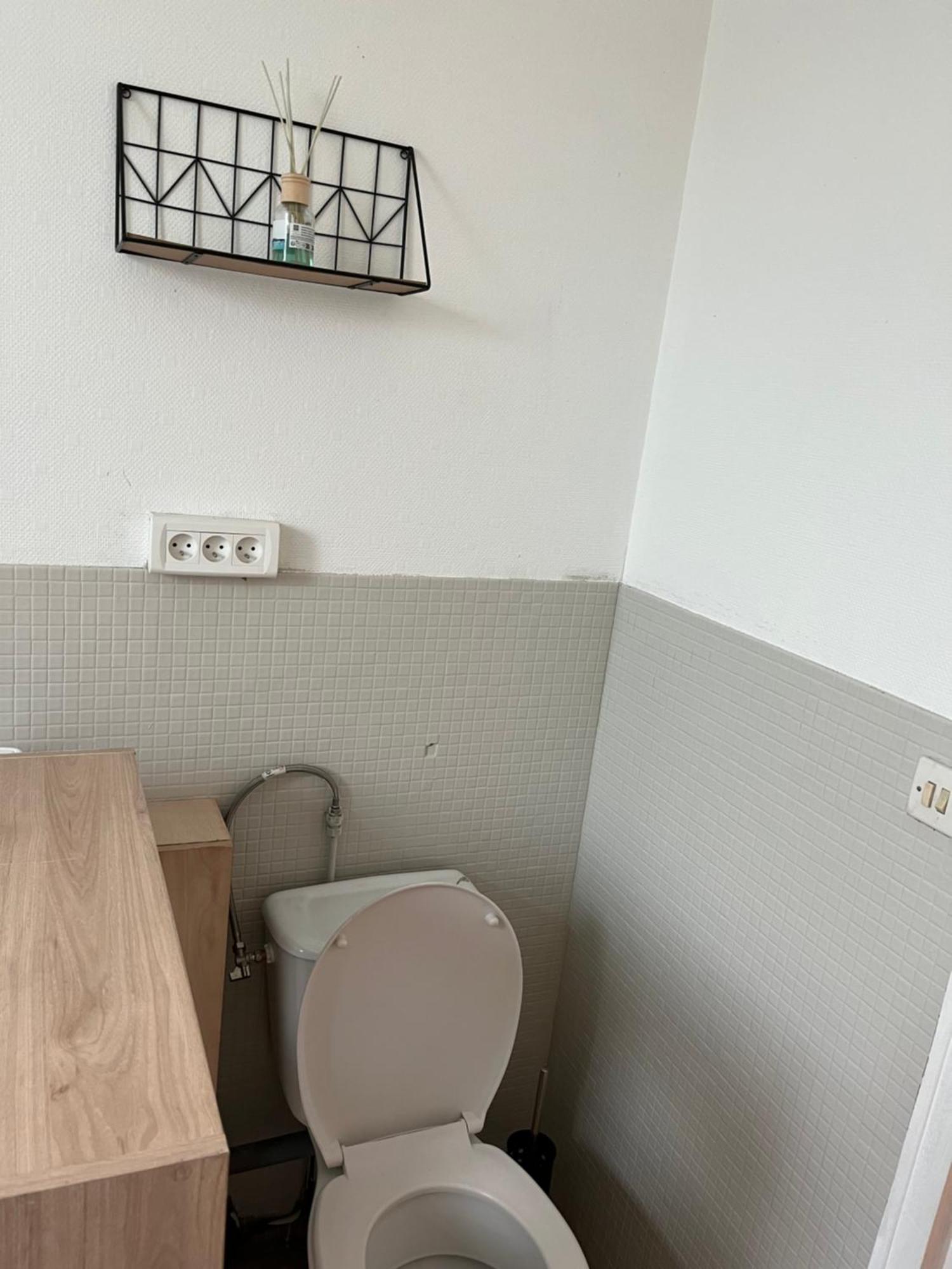 Gite De La Nievre - Centre Ville-2E Etage Flixecourt Exteriör bild